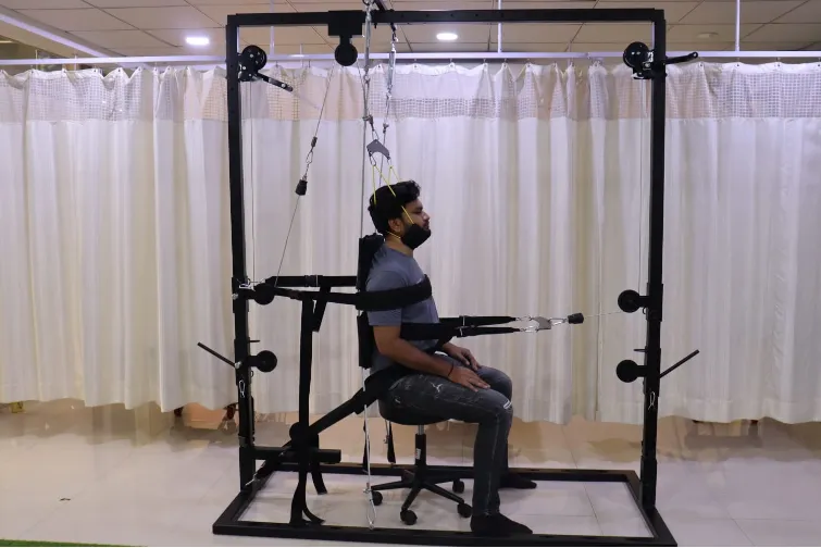 Universal Traction System — Wellness Ortho Pain Clinic, Surat